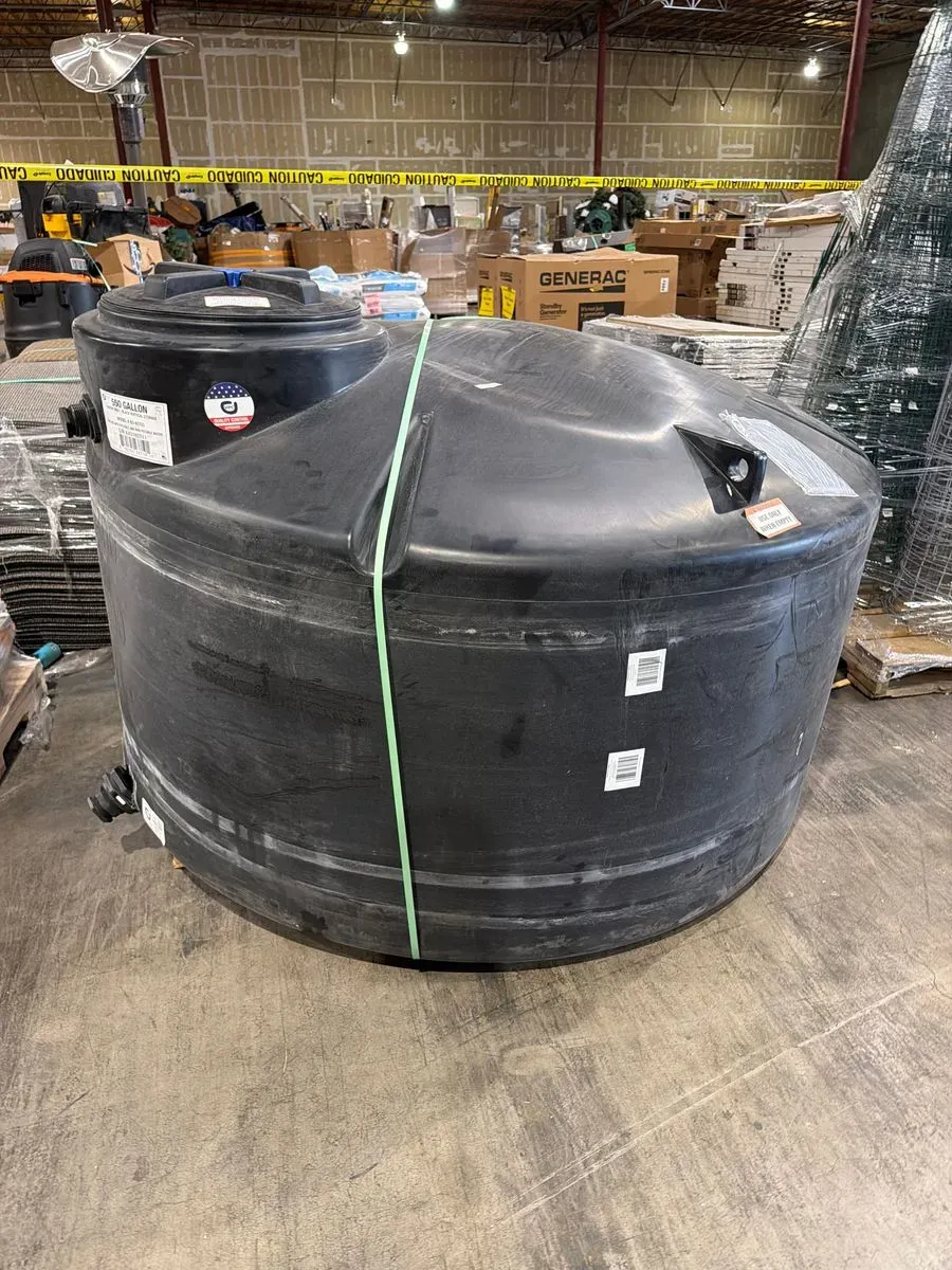 550 Gallon Black Vertical Water Storage Tank - image 1