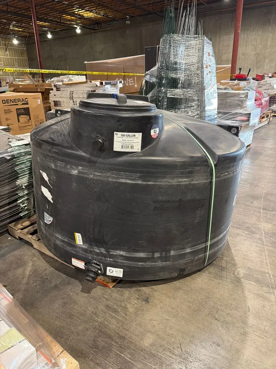 550 Gallon Black Vertical Water Storage Tank - image 2
