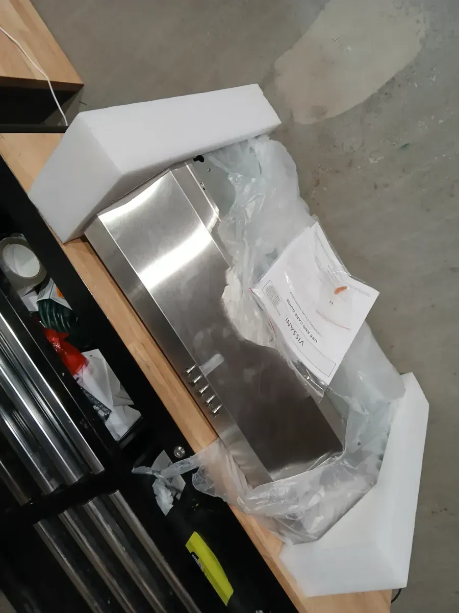 Vissani 30 in. 320CFM Convertible Under Cabinet Range Hood in Stainless Steel - image 4