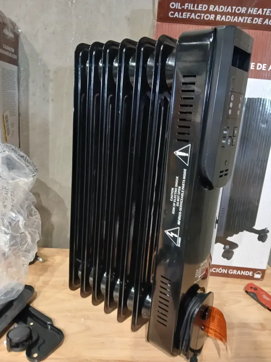 Konwin 1500-Watt Black Indoor Electric Oil-Filled Radiator Convection Radiant Space Heater with Remote Control for Living Space - image 4