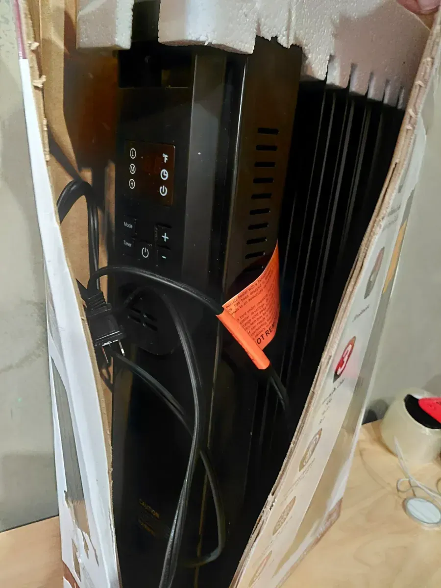 Konwin 1500-Watt Black Indoor Electric Oil-Filled Radiator Convection Radiant Space Heater with Remote Control for Living Space - image 3