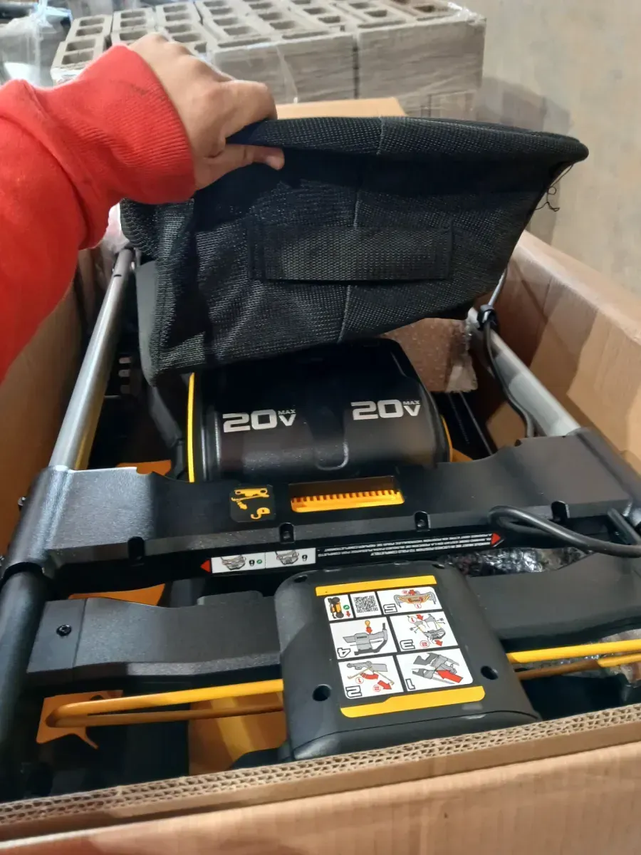 DEWALT 2x20V MAX 21 in. Cordless Battery Powered Push Lawn Mower Kit with (2) 10 Ah Batteries and Chargers - image 4