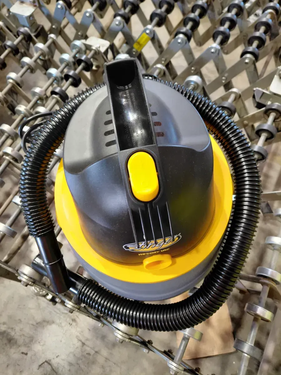 Stinger 2 Gal. 2.5 Peak HP Small Shop Vacuum Wet Dry Vac with Filter Bag, Hose, Utility Nozzle and Car Nozzle Attachments - image 4