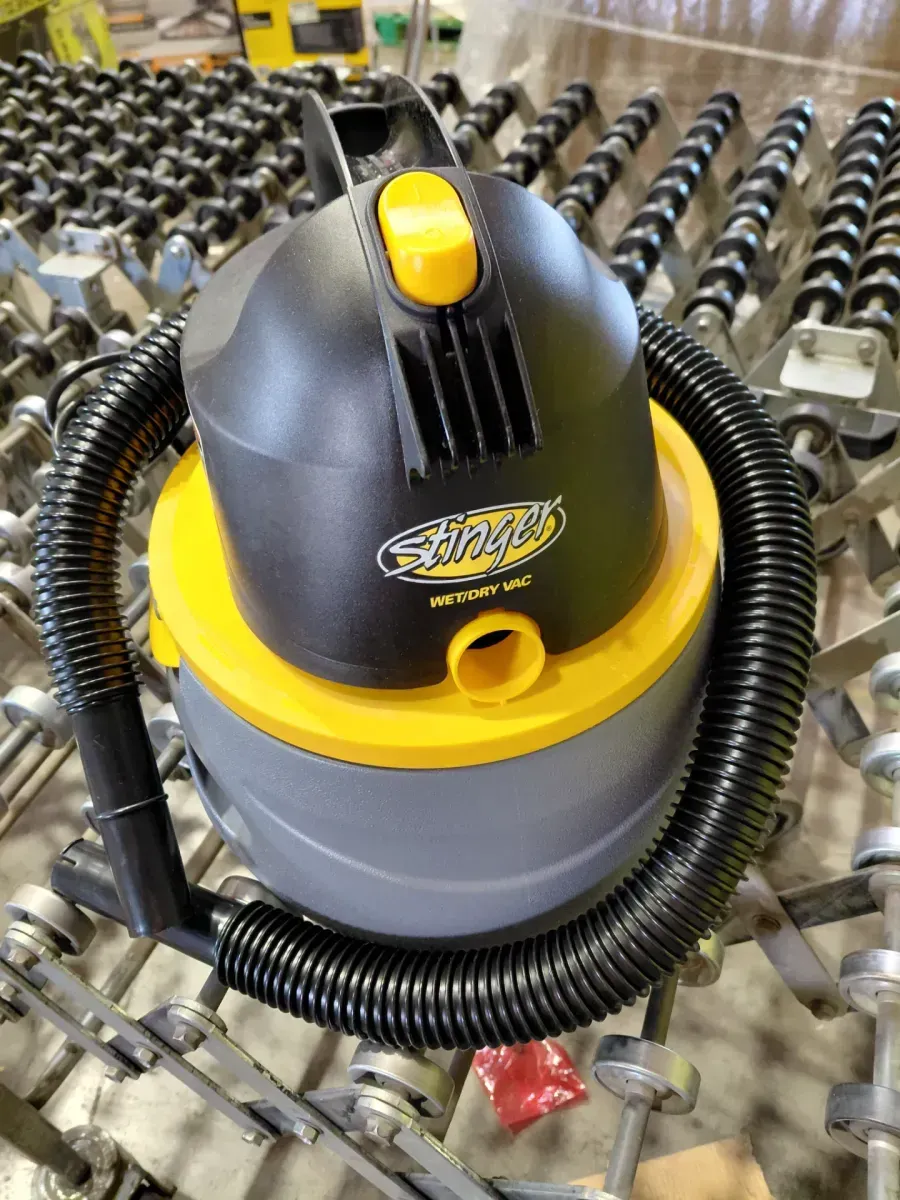 Stinger 2 Gal. 2.5 Peak HP Small Shop Vacuum Wet Dry Vac with Filter Bag, Hose, Utility Nozzle and Car Nozzle Attachments - image 3