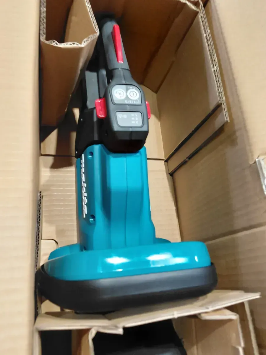 Makita XGT 40V max Brushless Cordless 24 in. Hedge Trimmer (Tool Only) - image 2