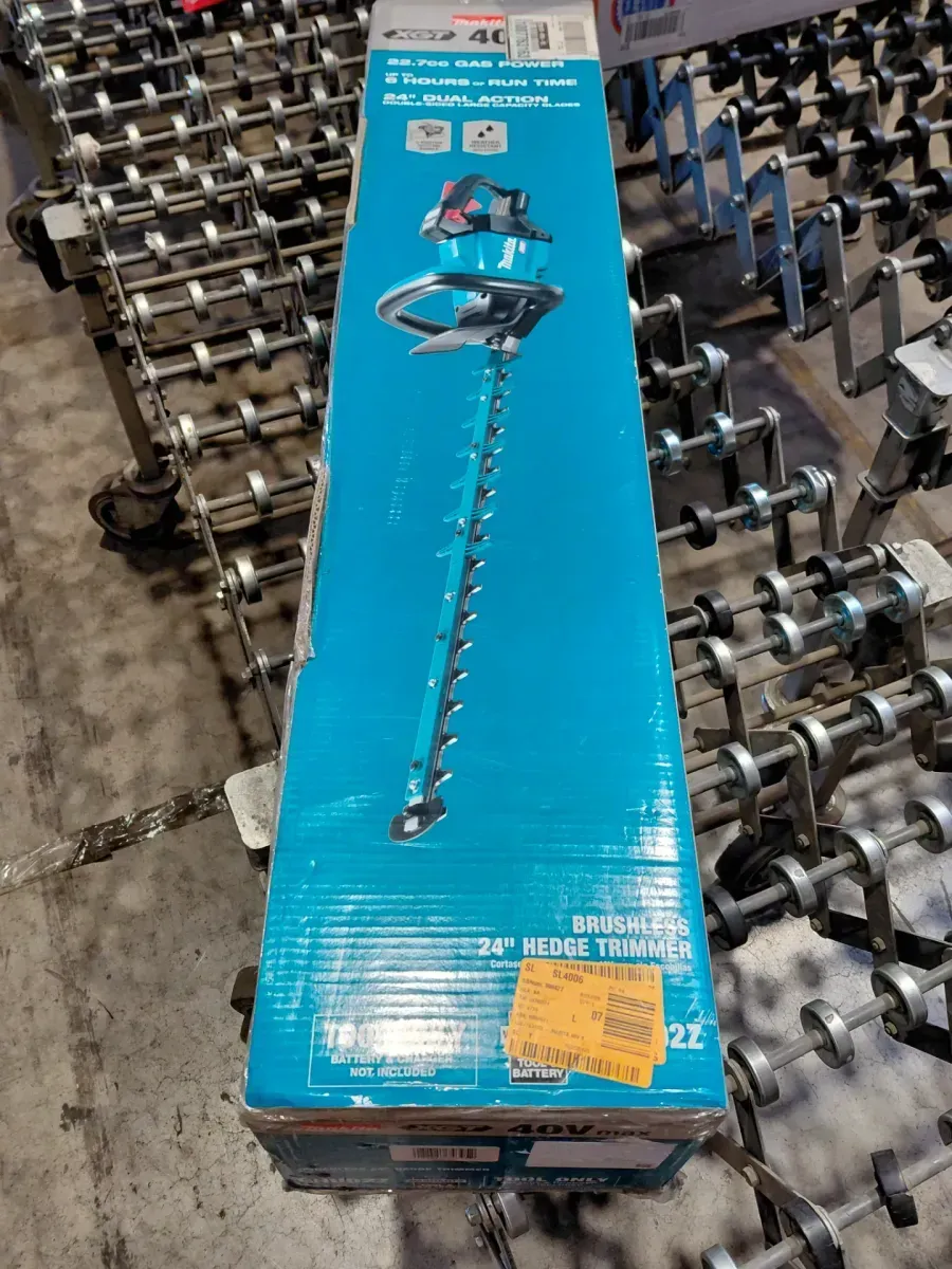 Makita XGT 40V max Brushless Cordless 24 in. Hedge Trimmer (Tool Only) - image 5