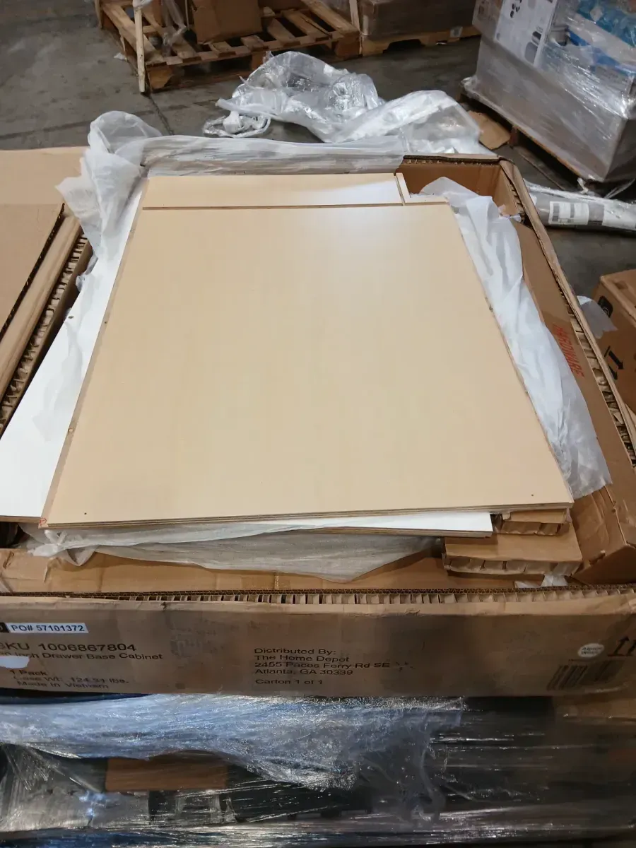 Hampton Bay Avondale 30 in. W x 24 in. D x 34.5 in. H Ready to Assemble Plywood Shaker Drawer Base Kitchen Cabinet in Alpine White - image 3