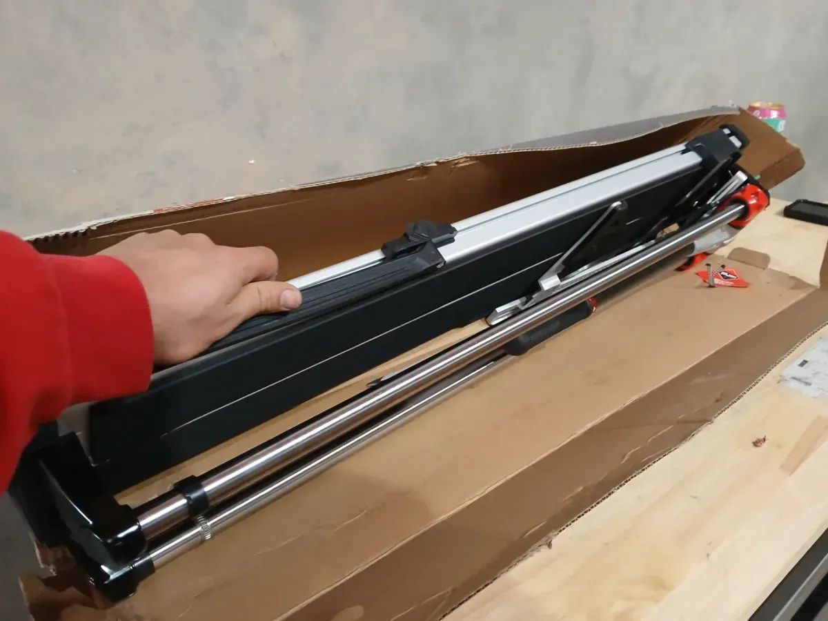 Rubi RP 30 in. Tile Cutter with 0.31 in. Tungsten Carbide Blade and Adjustable Blade - image 4