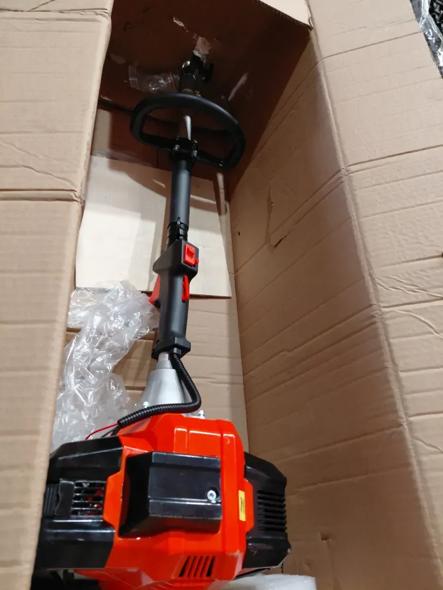 Gas-Powered Long Reach Pole Saw with Extension Kit - image 2