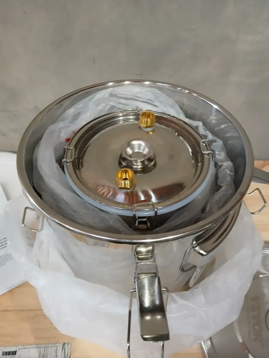 VEVOR Alcohol Still 3 Gal. Stainless Steel Alcohol Distiller Home Brewing Kit with Copper Tube & Water Pump for DIY Whiskey - image 4