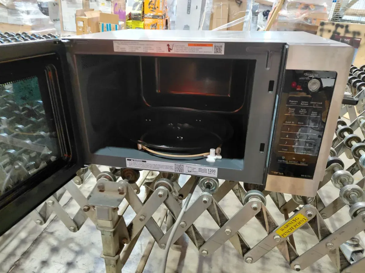 Panasonic Genius Sensor Inverter Microwave Oven 1200W - Model NN-SC73LS - image 1