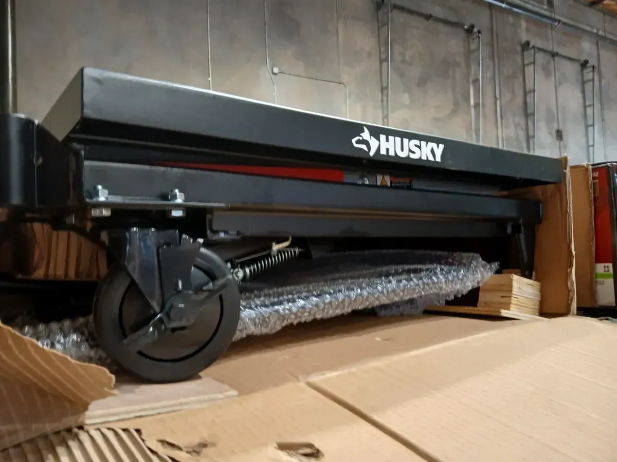 Husky 500 lb. Hydraulic Lift Table - image 5