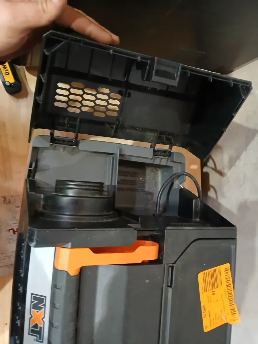 RIDGID 4 Gallon 5.0 Peak HP NXT Portable Wet/Dry Shop Vacuum - image 3