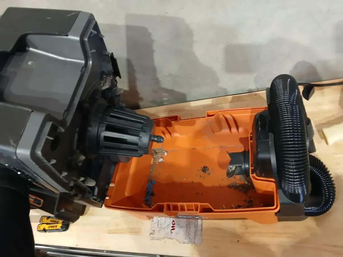 RIDGID 4 Gallon 5.0 Peak HP NXT Portable Wet/Dry Shop Vacuum - image 4