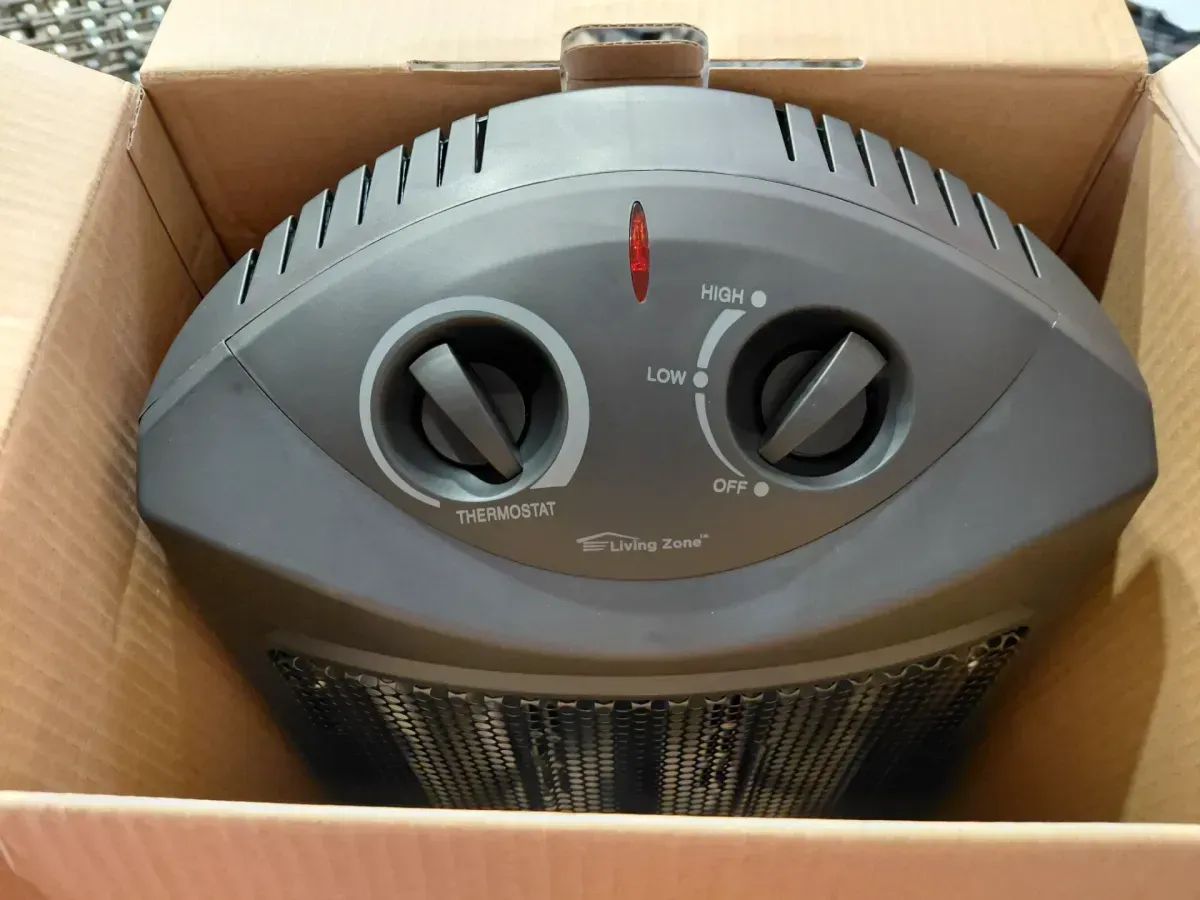 Comfort Zone 1500-Watt Electric Quartz Infrared Radiant Tower Heater - image 2