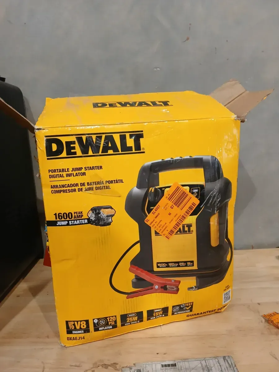 DEWALT 1600 Peak Amp Jump Starter with Digital Compressor and USB Power Bank - image 2