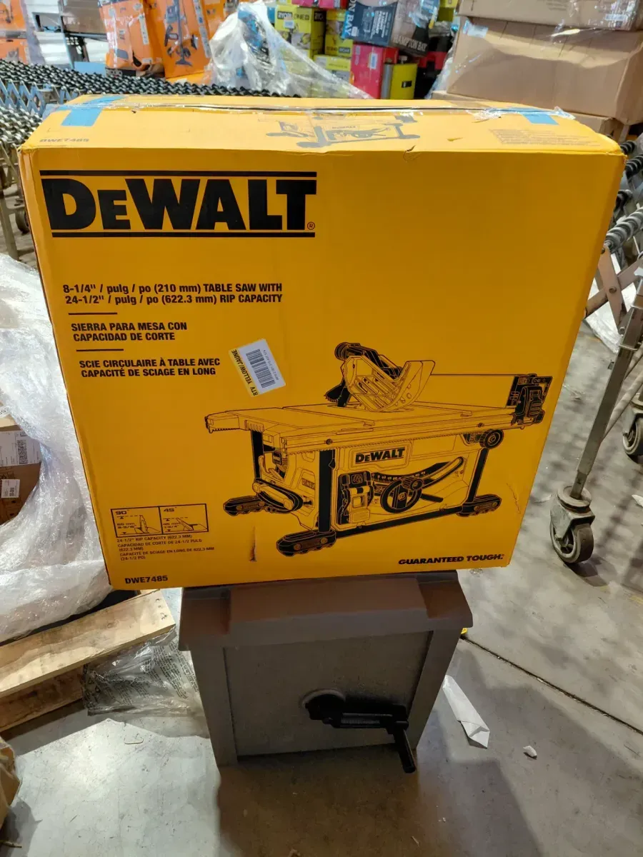 DEWALT 15 Amp Corded 8-1/4 in. Compact Portable Jobsite Tablesaw (Stand Not Included) - image 4