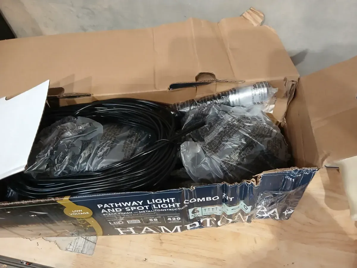 Hampton Bay 600 Lumen Black Low Voltage Integrated LED Spotlight Kit with 2-Spotlights, 4-Path Lights, Transformer, 50 ft. Cable - image 4