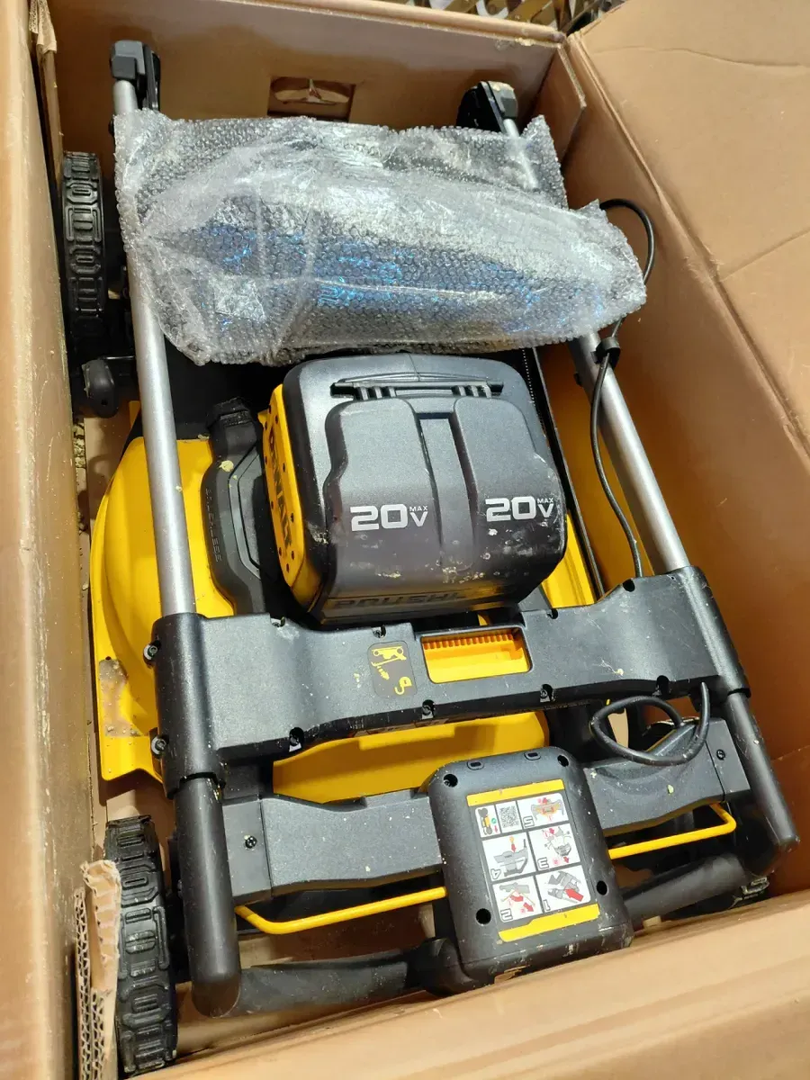 DEWALT 2x20V MAX 21 in. Cordless Battery Powered Push Lawn Mower Kit with (2) 10 Ah Batteries and Chargers - image 4