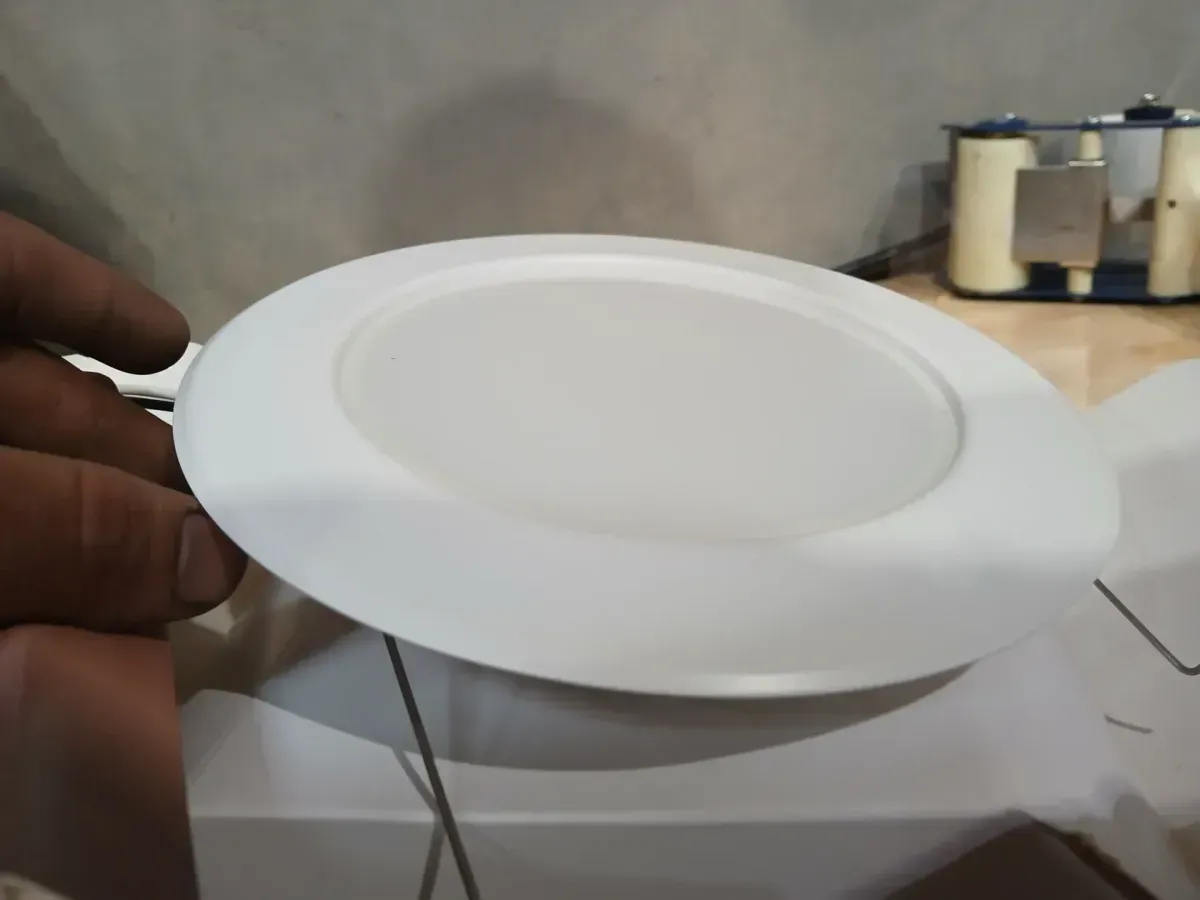 Philips 5 in. /6 in. Integrated LED Color Changing 85-Watt Equivalent Dimmable Smart Wi-Fi Wiz Recessed Light Kit (1-Pack) - image 4