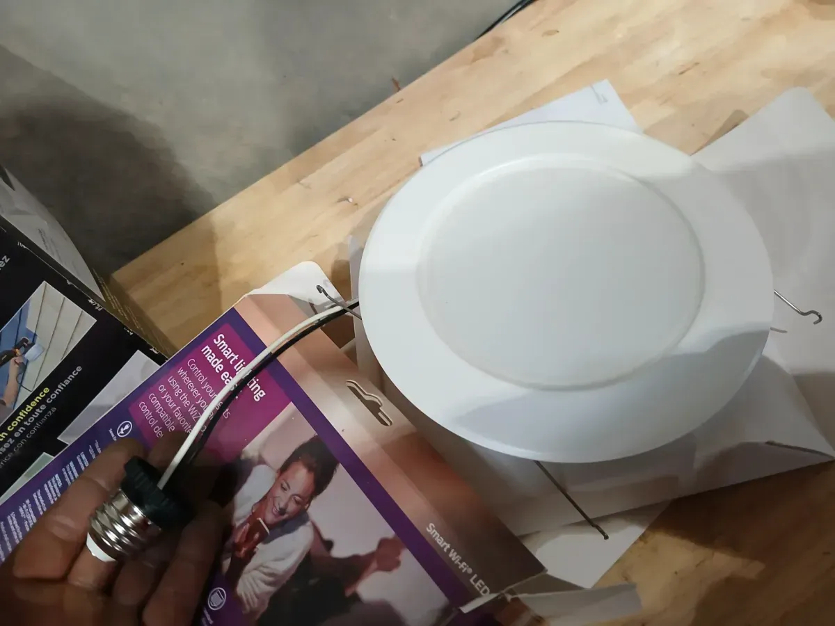 Philips 5 in. /6 in. Integrated LED Color Changing 85-Watt Equivalent Dimmable Smart Wi-Fi Wiz Recessed Light Kit (1-Pack) - image 3