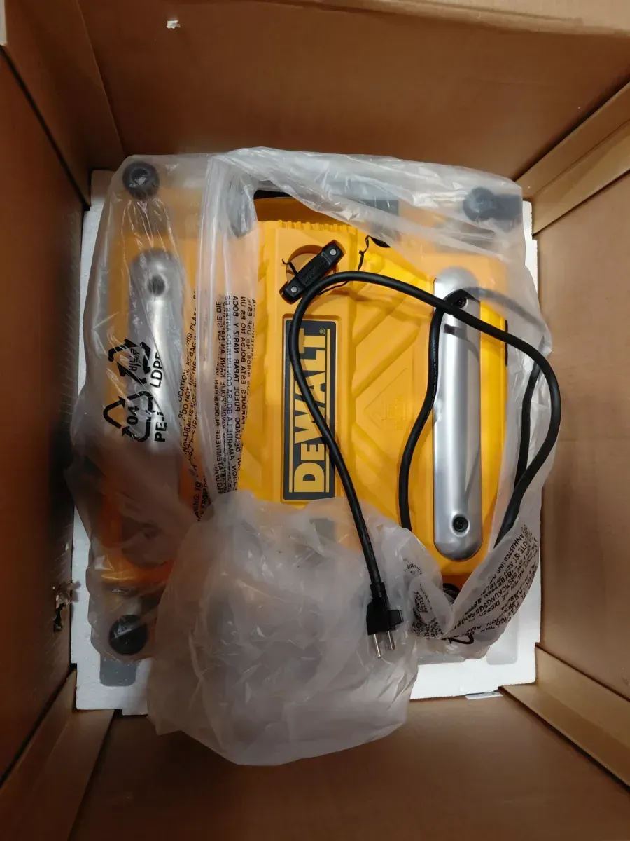 DEWALT 15 Amp Corded 13 in. Heavy-Duty 2-Speed Bench Planer with (3) Knives, In Feed Table and Out Feed Table - image 2