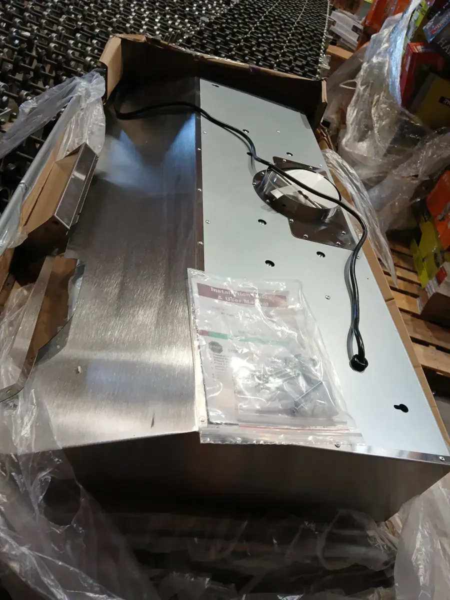 Throes 42 in. 600 CFM Ducted Under Cabinet Range Hood in Stainless Steel with 3-Venting Option, LCD Knob Control and LED Light - image 3