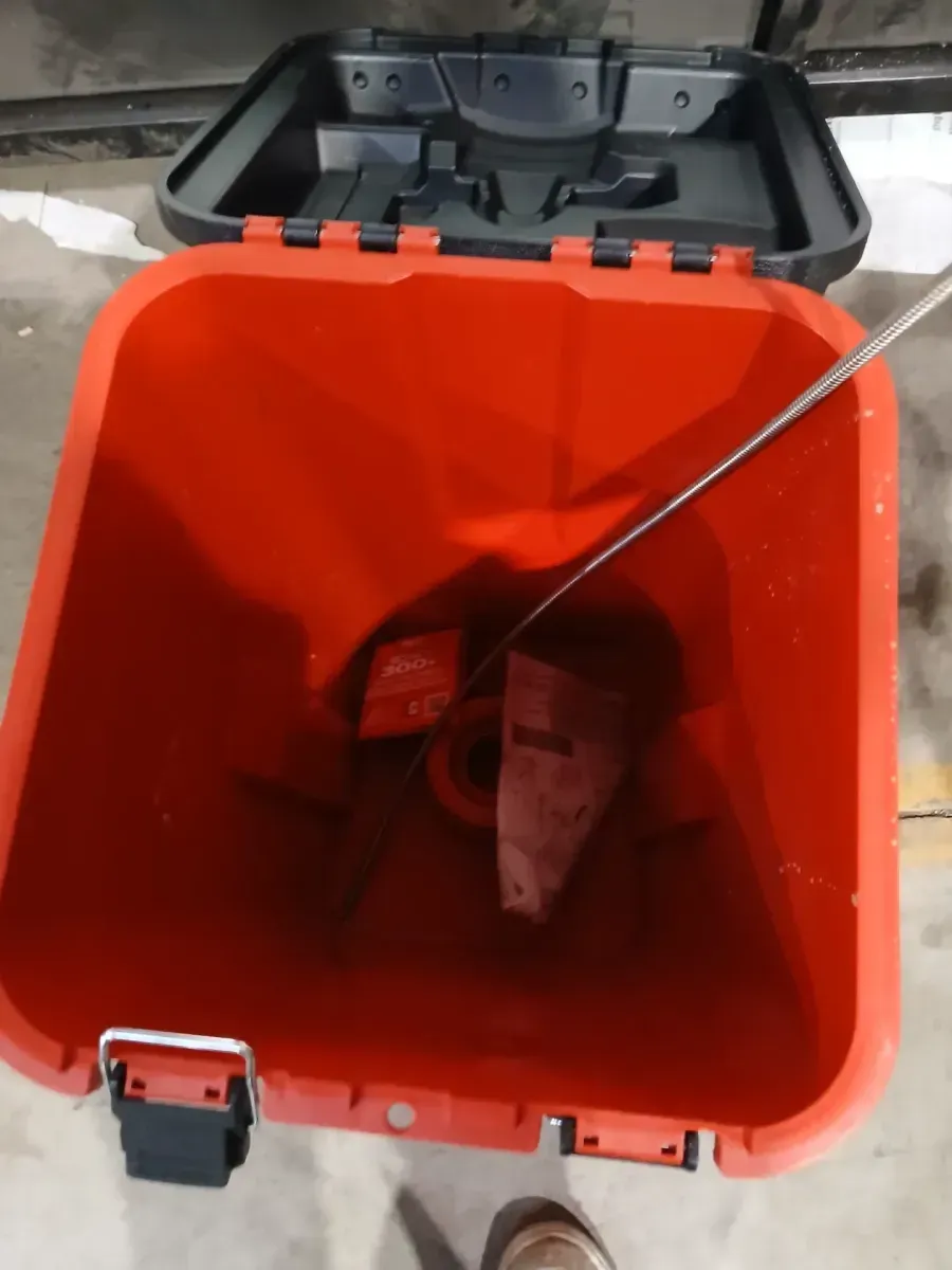 M18 FUEL 18-Volt Lithium-Iron Cordless Plumbing Drain Snake Auger Kit with w/ CABLE DRIVE & 5/16 in. x 35 ft. Cable - image 4