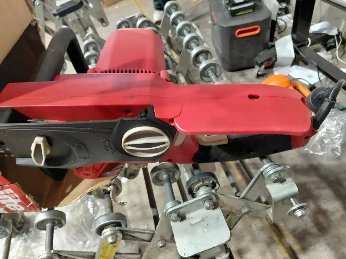 Homelite 9 amp electric chain saw (14 in. 9 Amp Electric Chainsaw) - image 3