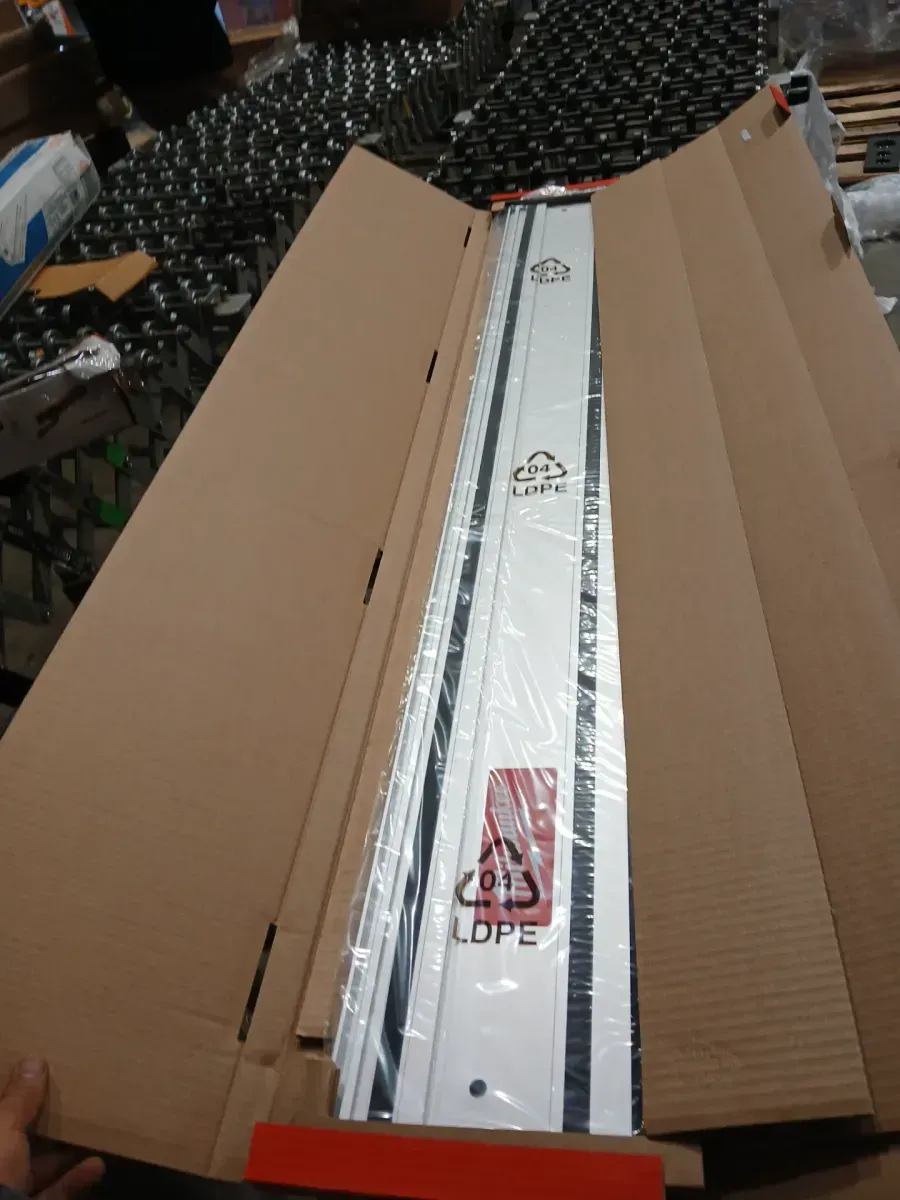 Milwaukee M18 FUEL 18-Volt Lithium-Ion Brushless Cordless 55 in. Track Saw Rail - image 4