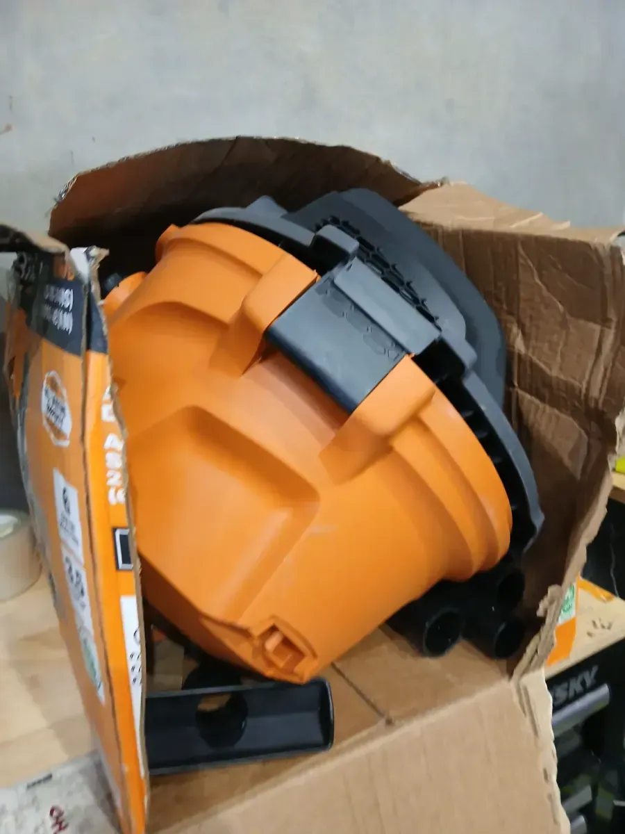 RIDGID 6 Gal. 3.5 Peak HP NXT Shop Vacuum Wet Dry Vac with General Debris Filter, Locking Hose and Attachments HD06001 - image 3