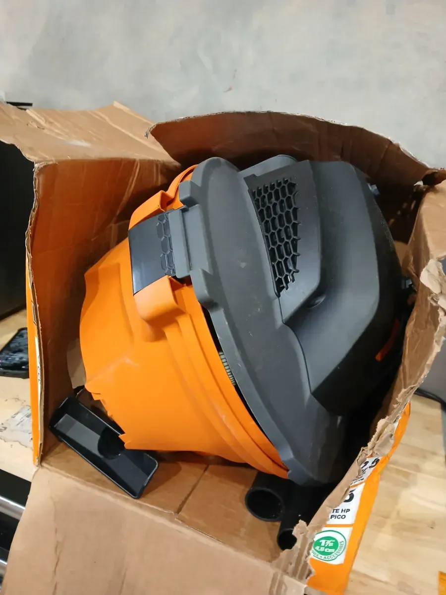 RIDGID 6 Gal. 3.5 Peak HP NXT Shop Vacuum Wet Dry Vac with General Debris Filter, Locking Hose and Attachments HD06001 - image 4