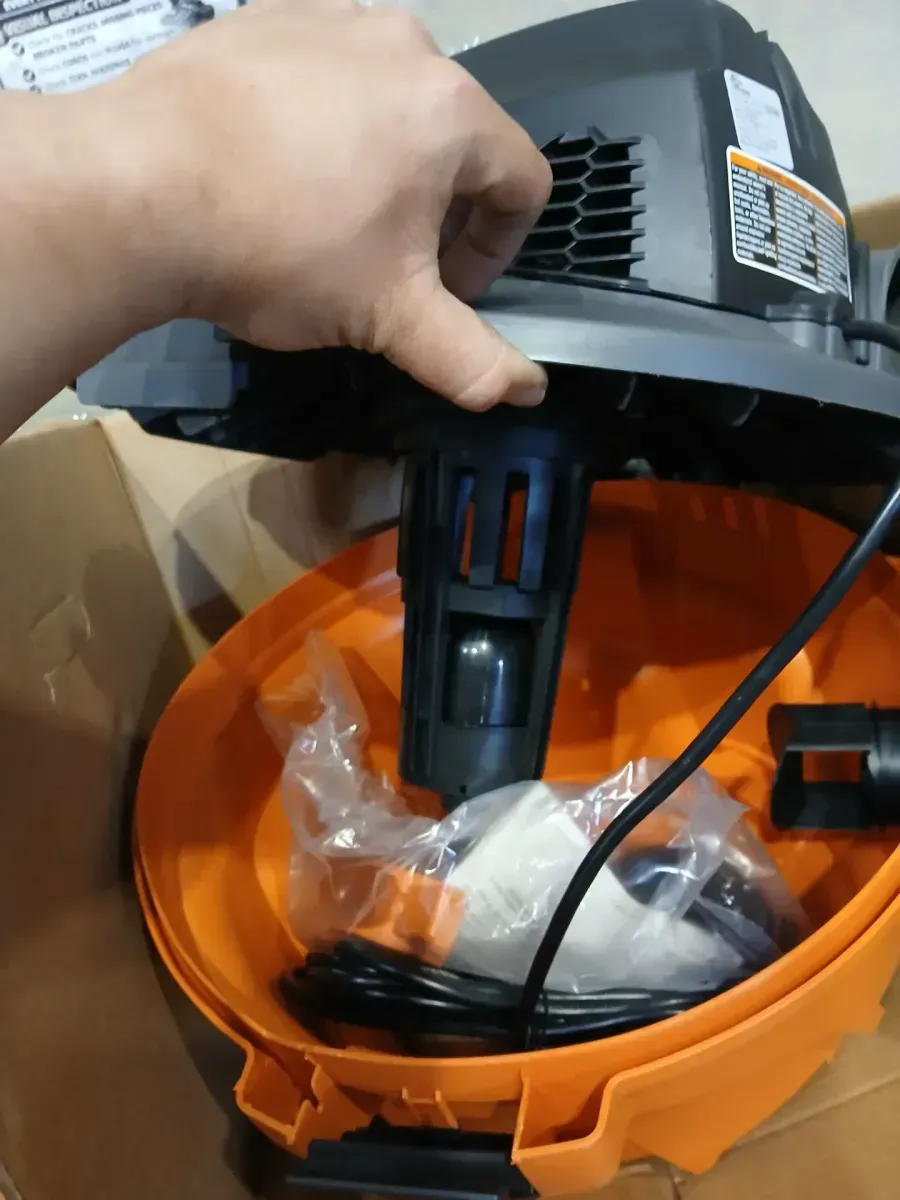 RIDGID 6 Gal. 3.5 Peak HP NXT Shop Vacuum Wet Dry Vac with General Debris Filter, Locking Hose and Attachments HD06001 - image 5