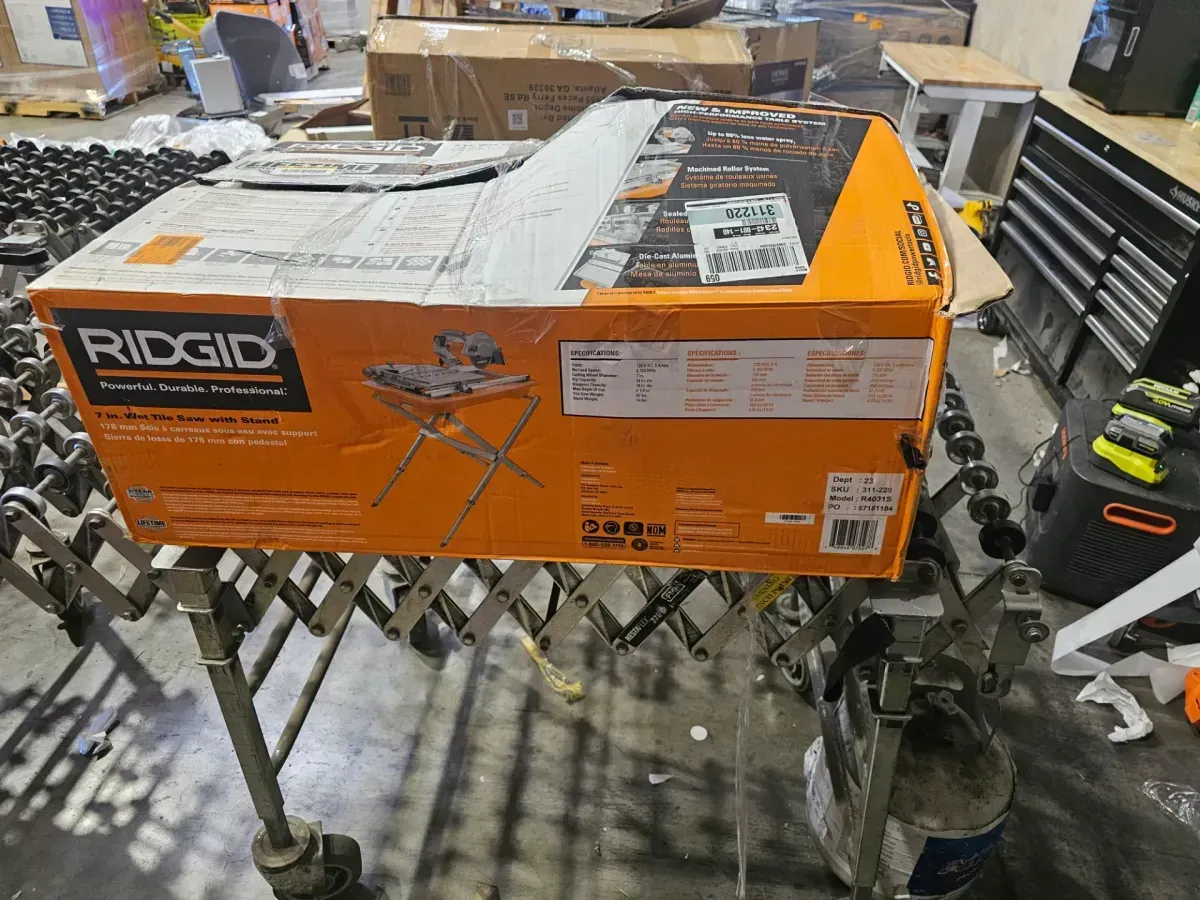 RIDGID 9-Amp 7 in. Blade Corded Wet Tile Saw with Stand - image 4