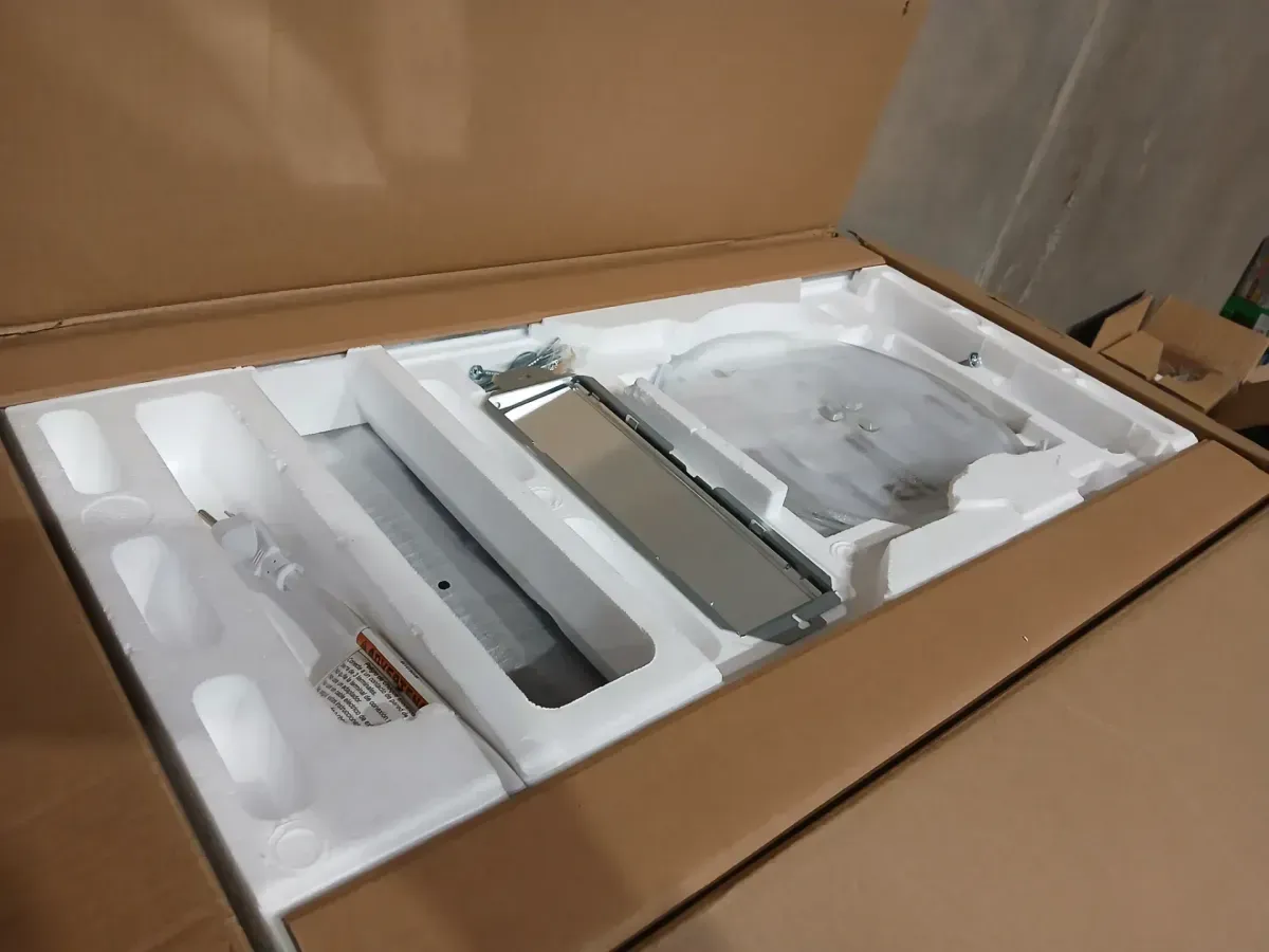 Amana 1.6 cu. ft. Stainless Steel Electric 1000-Watt Over the Range Microwave 300 Exhaust CFM with Add 0:30 Seconds - image 3