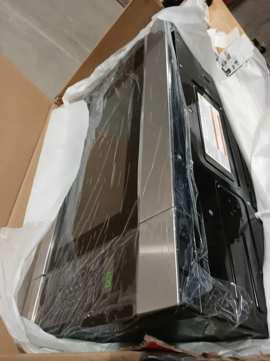 Amana 1.6 cu. ft. Stainless Steel Electric 1000-Watt Over the Range Microwave 300 Exhaust CFM with Add 0:30 Seconds - image 4