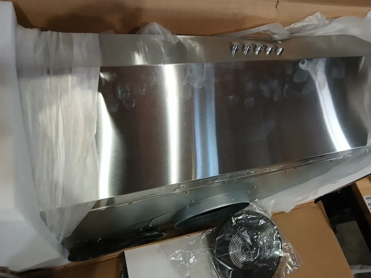 Vissani Sarela 30 in. W x 7 in. H 500CFM Convertible Under Cabinet Range Hood in Stainless Steel with LED Lights and Filter - image 4