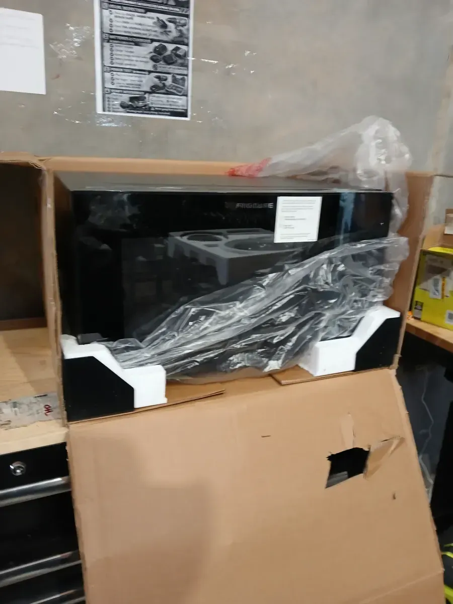 17.32 in. 0.7 cu. ft. Countertop Microwave in Black with Auto Cook, Express Cook, Child Safety Lock - image 4