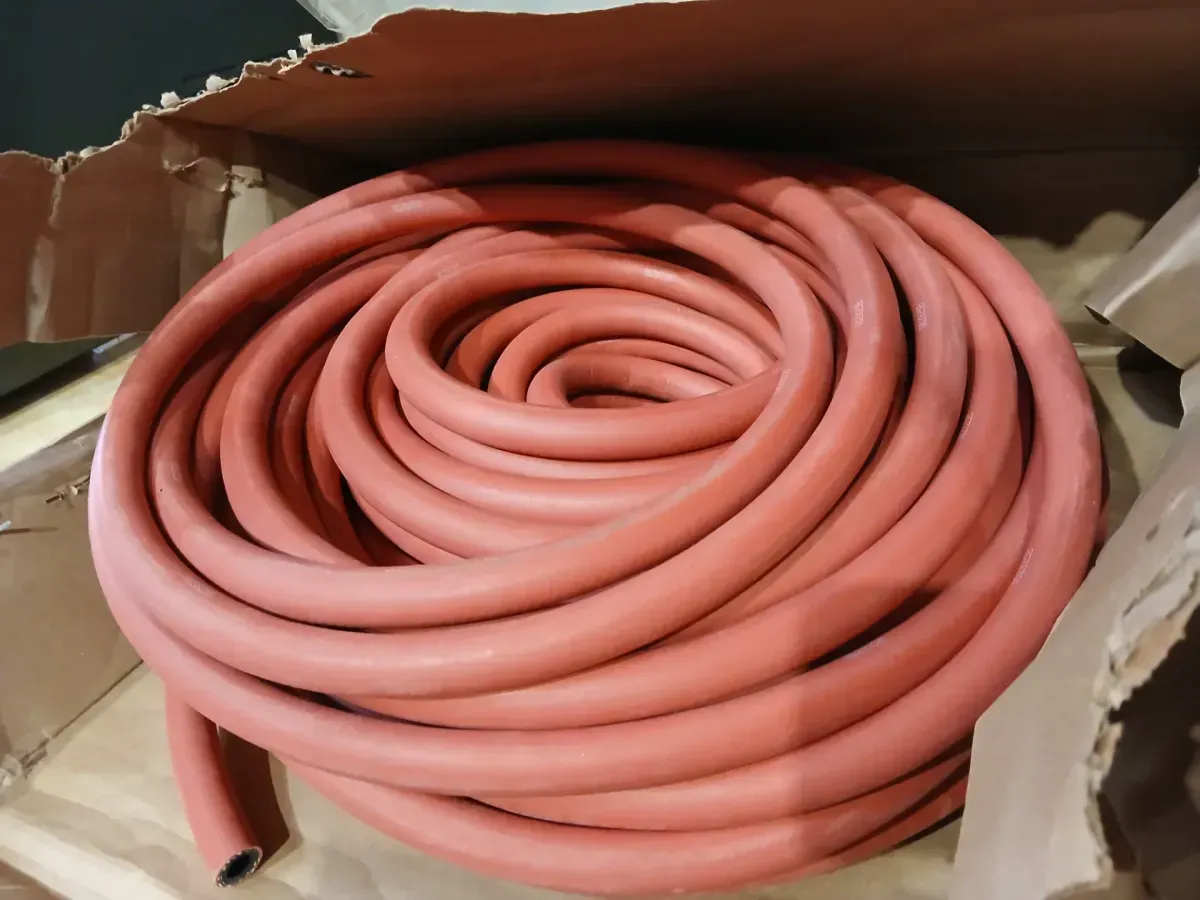 Milton 150 ft. 1/2 in. I.D. EPDM Rubber Air Hose - image 4