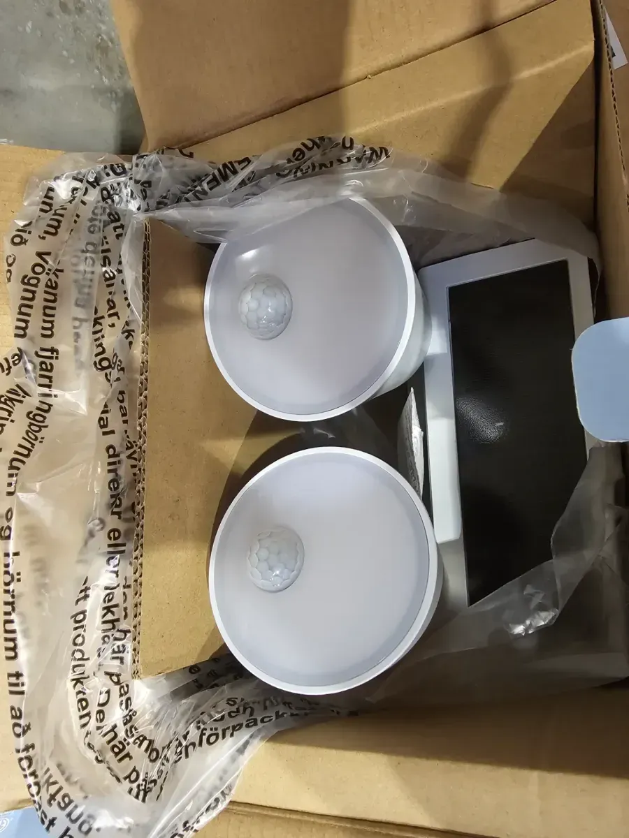 KODA 1200-Lumen Solar White Motion Sensing Dusk to Dawn Integrated LED Gutter Mount Flood Light - image 2