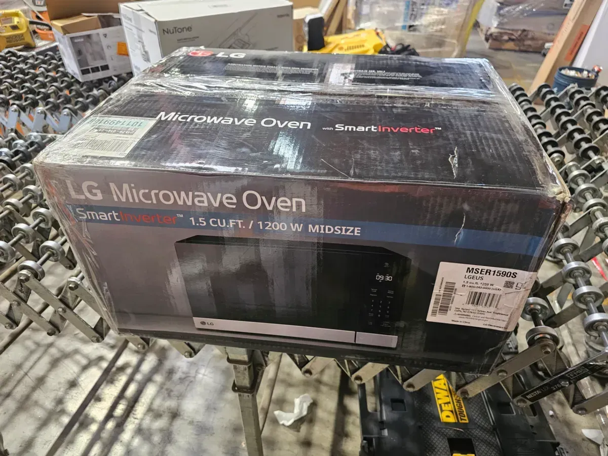 LG NeoChef 1.5 cu. ft. 1100-Watt Countertop Microwave in Stainless Steel with Smart Inverter - image 4