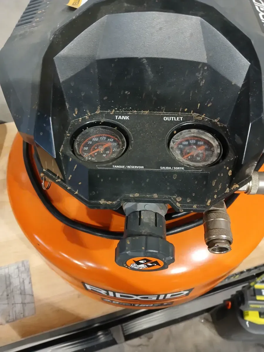 RIDGID 6 Gal. 150 PSI Portable Electric Oil-Free Jobsite Pancake Air Compressor with Dual Pressure Gauges and 2-Quick Couplers - image 4