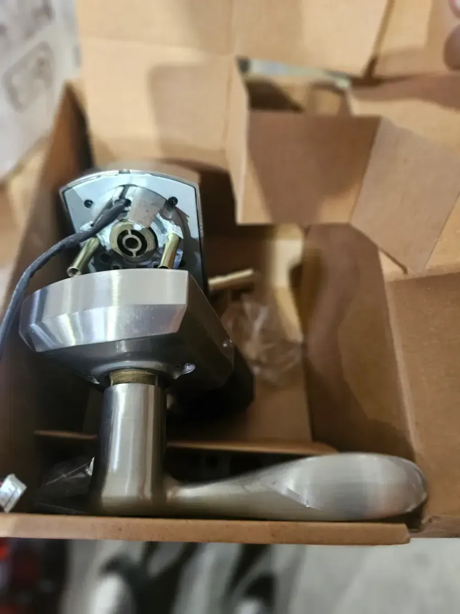 Kwikset SmartCode 917 Satin Nickel Keypad Electronic Single-Cylinder Tustin Door Handle Featuring SmartKey Security - image 3