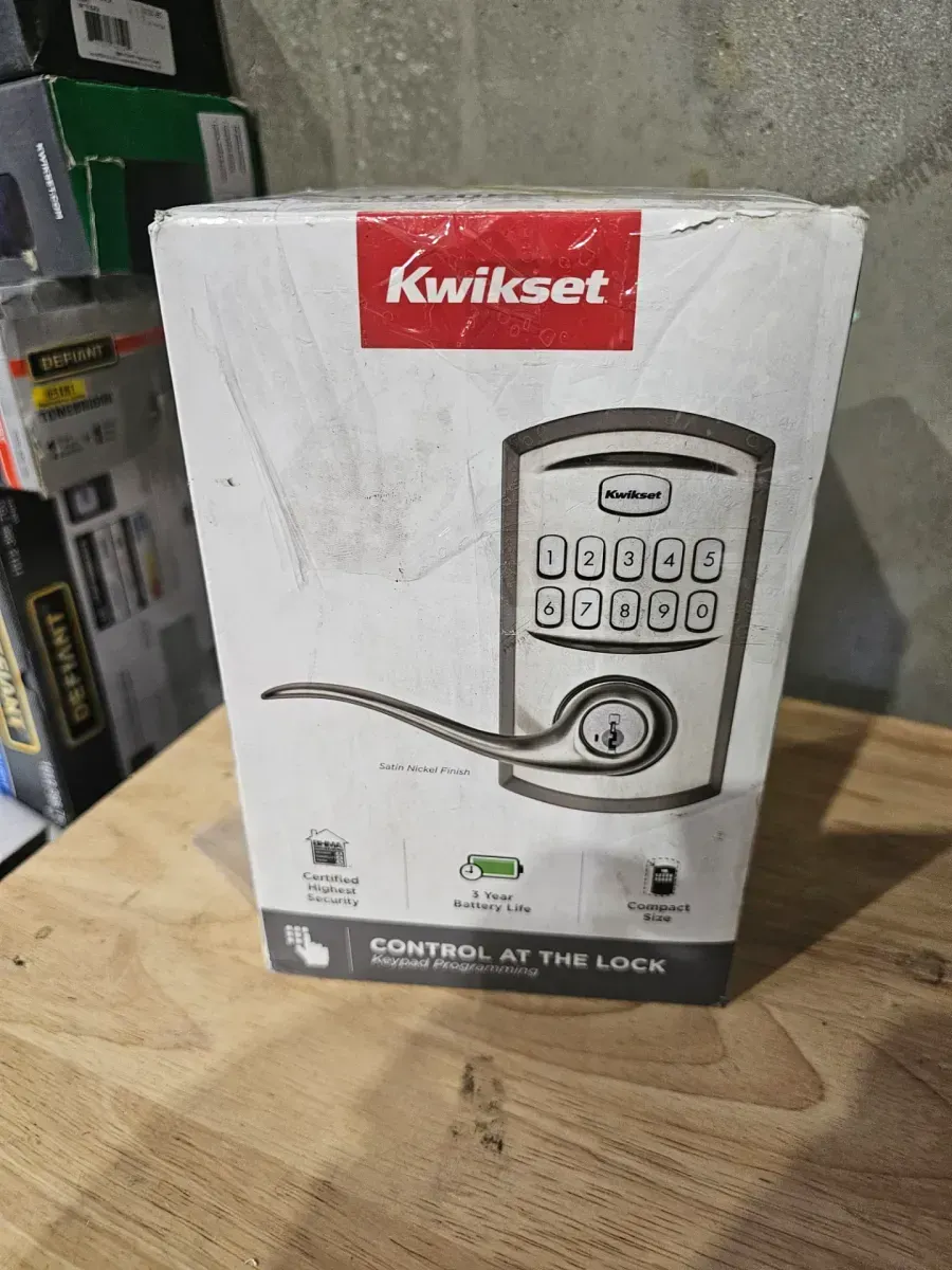 Kwikset SmartCode 917 Satin Nickel Keypad Electronic Single-Cylinder Tustin Door Handle Featuring SmartKey Security - image 4