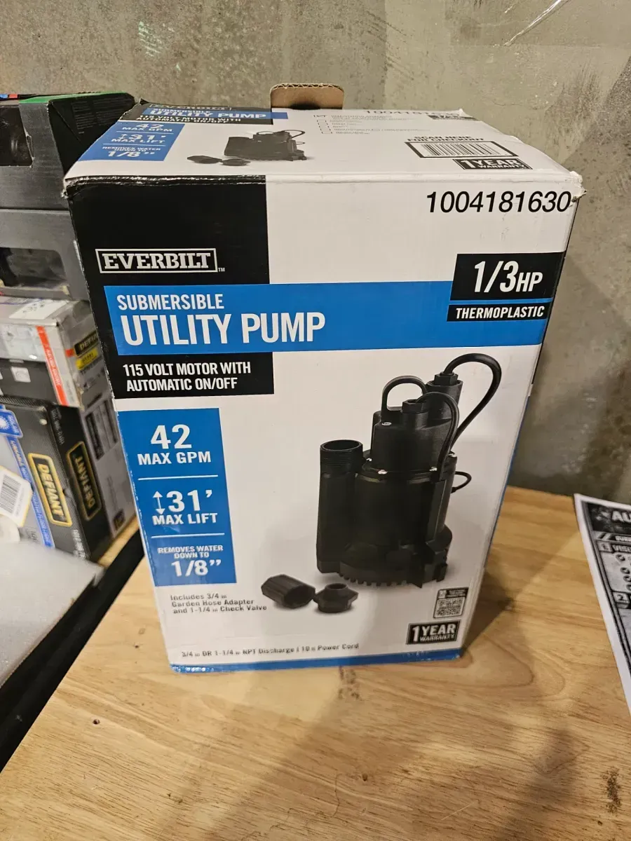 Everbilt 1/3 HP Submersible Thermoplastic Utility Pump with Automatic On/Off - image 1