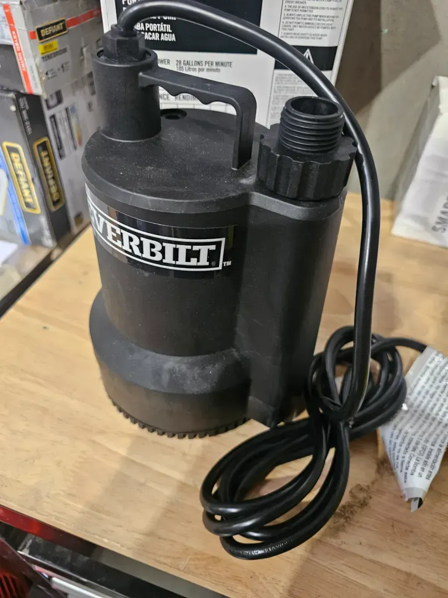 Everbilt Submersible Utility Pump - image 1