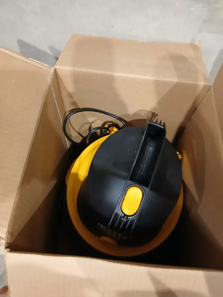 Stinger 2 Gal. 2.5 Peak HP Small Shop Vacuum Wet Dry Vac with Filter Bag, Hose, Utility Nozzle and Car Nozzle Attachments - image 3