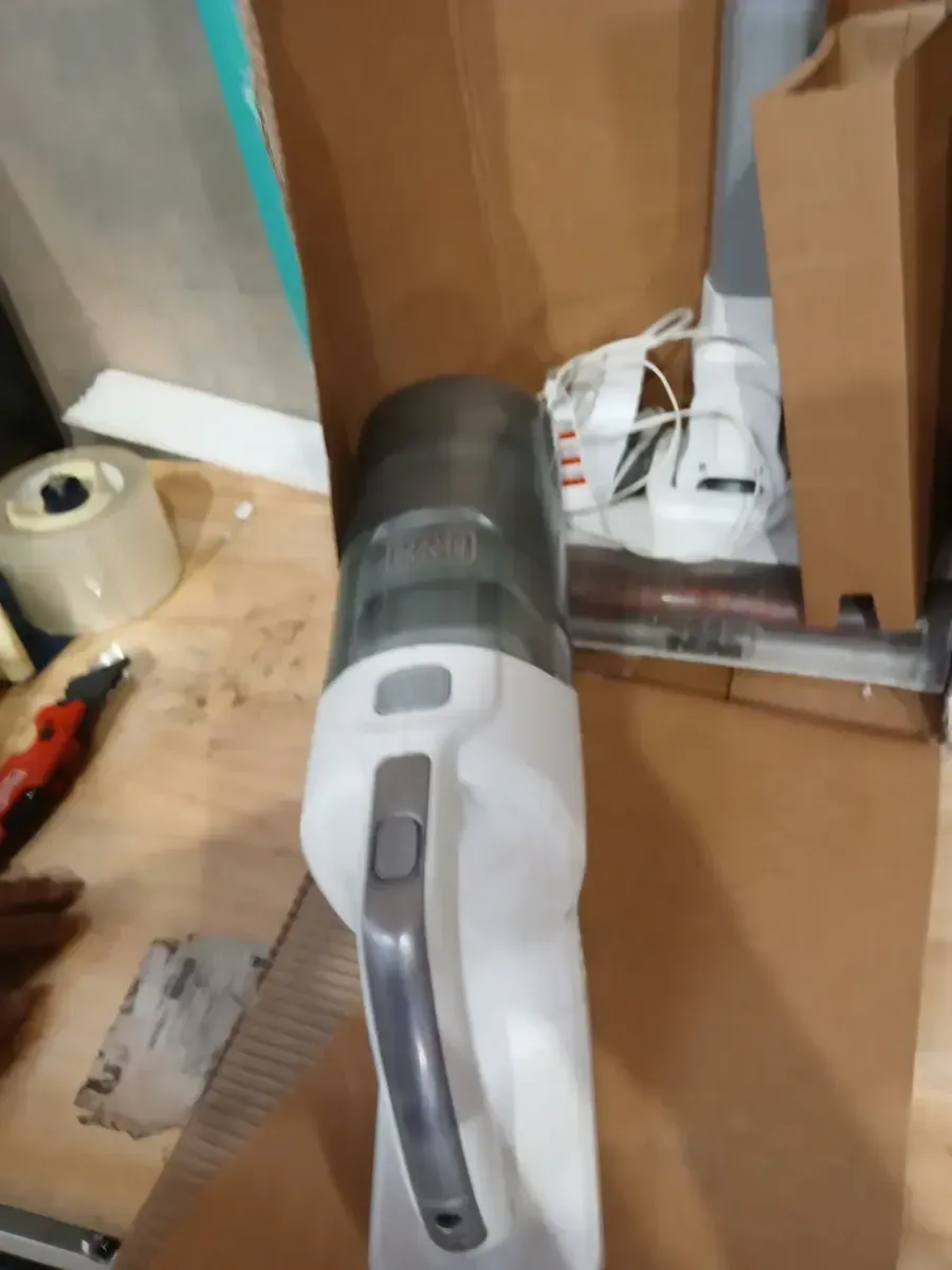 BLACK+DECKER POWERSERIES+ 20-Volt MAX Lithium-Ion Cordless Bagless Stick Vacuum Cleaner - image 4