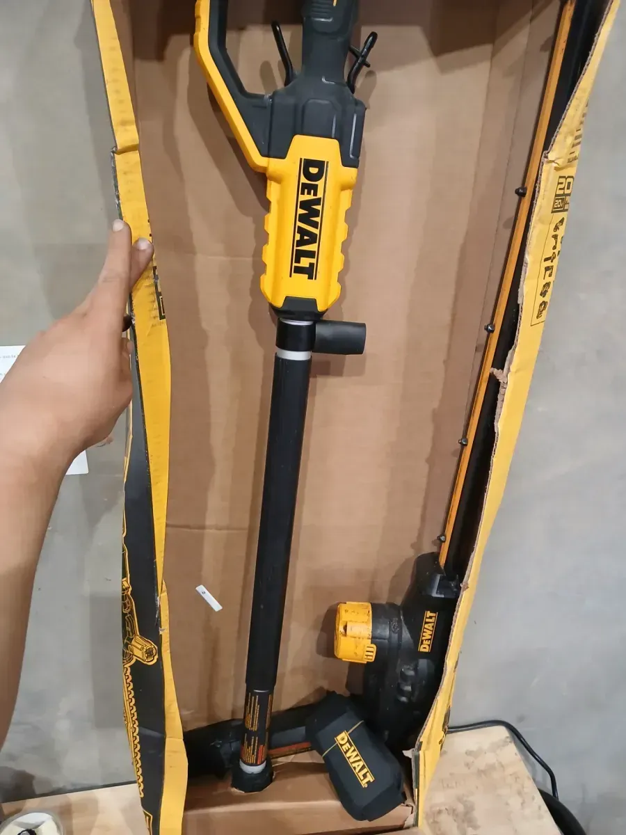 ***no functional*** DEWALT 20V MAX 22 in. Cordless Battery Powered Pole Hedge Trimmer (Tool Only) - image 4