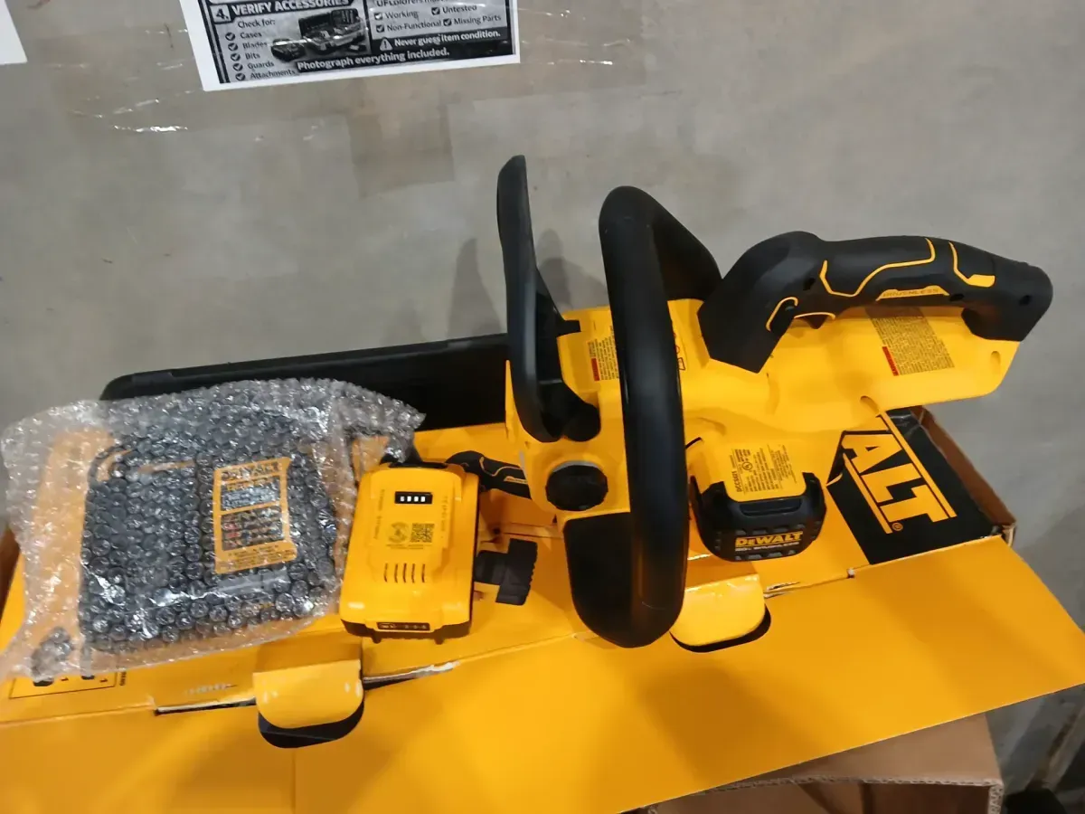 DEWALT 20V MAX 12in. Cordless Battery Powered Chainsaw Kit with (1) 5 Ah Battery and Charger - image 5